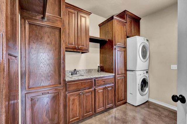1582 High Ridge Drive, Blanchard, OK 73010