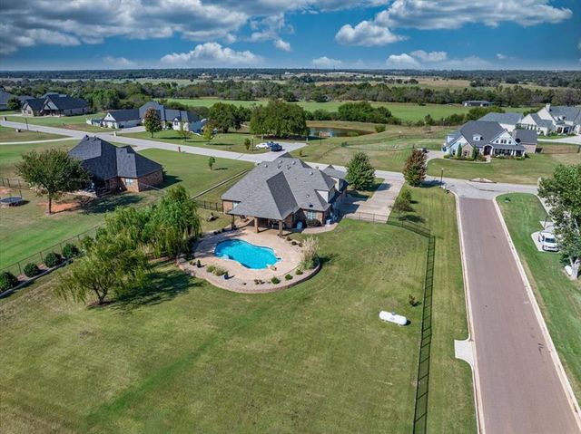 1582 High Ridge Drive, Blanchard, OK 73010