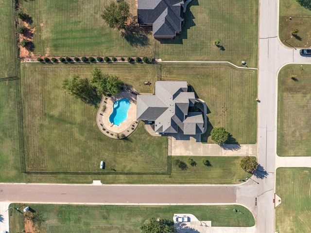 1582 High Ridge Drive, Blanchard, OK 73010