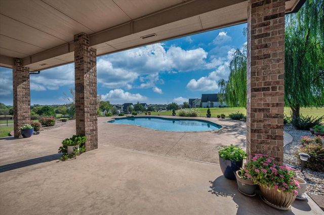 1582 High Ridge Drive, Blanchard, OK 73010