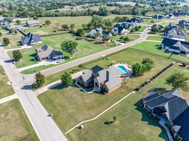 1582 High Ridge Drive, Blanchard, OK 73010