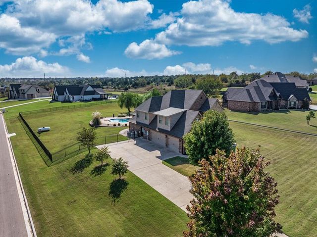 1582 High Ridge Drive, Blanchard, OK 73010