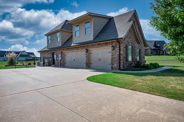 1582 High Ridge Drive, Blanchard, OK 73010