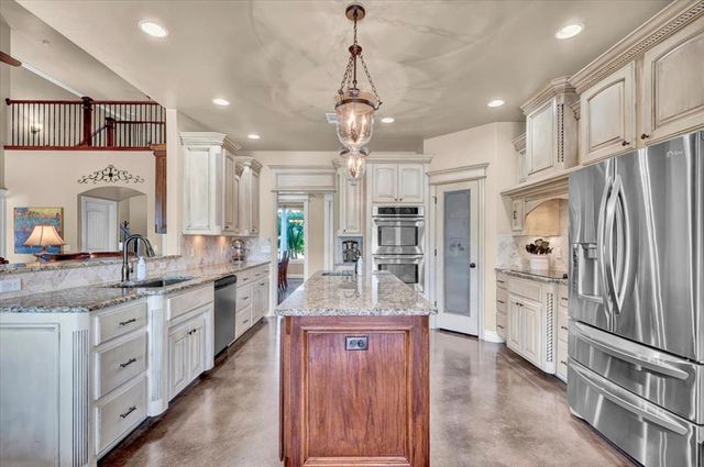 1582 High Ridge Drive, Blanchard, OK 73010