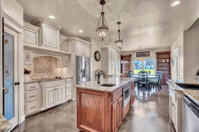 1582 High Ridge Drive, Blanchard, OK 73010