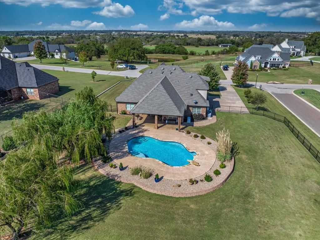 1582 High Ridge Drive, Blanchard, OK 73010