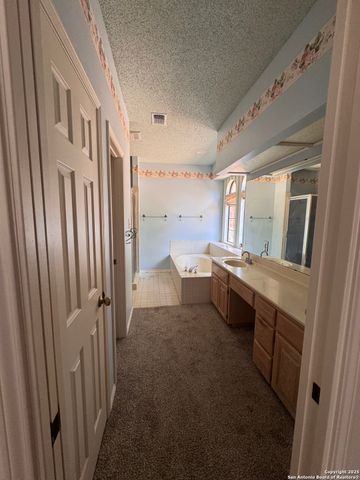 25735 Green River Dr., San Antonio, TX 78260