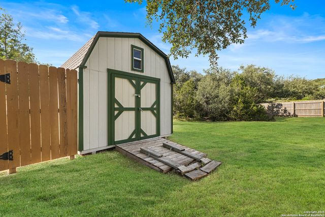 25735 Green River Dr., San Antonio, TX 78260