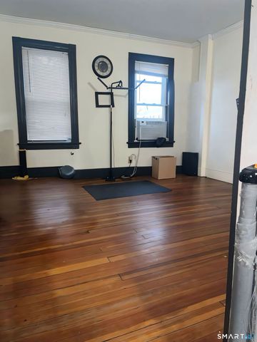 10 Graham Street, Stratford, CT 06615