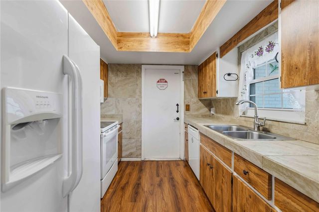 7221 8TH AVENUE LOOP W, Bradenton, FL 34209
