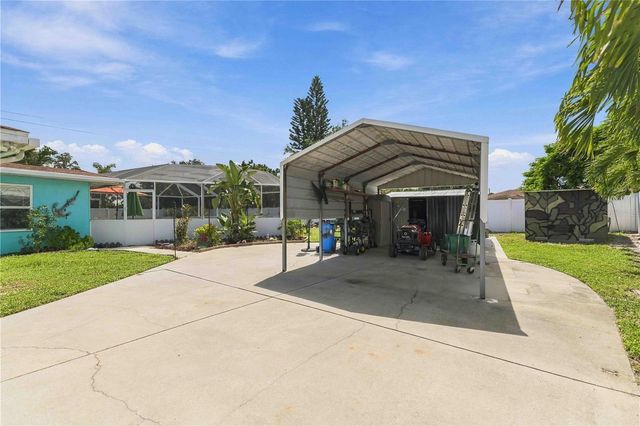 7221 8TH AVENUE LOOP W, Bradenton, FL 34209