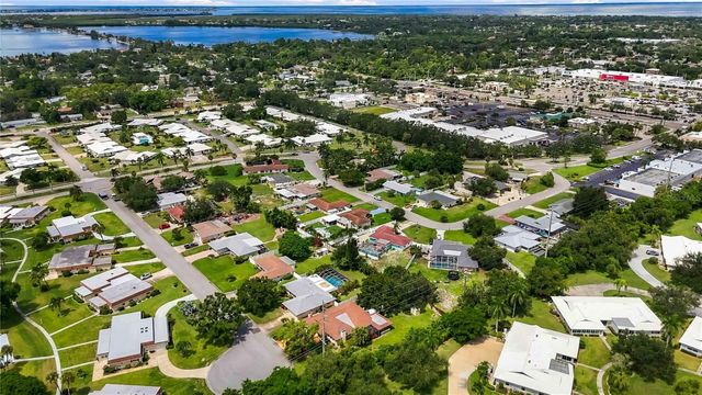 7221 8TH AVENUE LOOP W, Bradenton, FL 34209