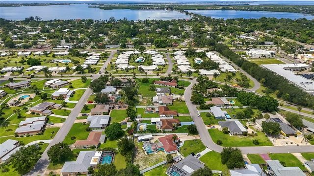 7221 8TH AVENUE LOOP W, Bradenton, FL 34209