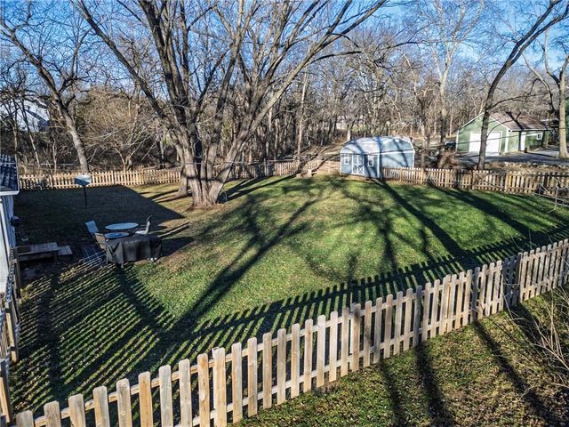 511 N 142nd Street, Bonner Springs, KS 66102