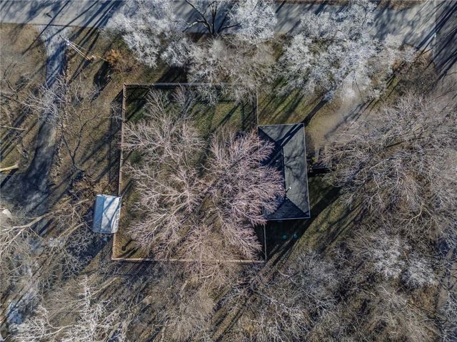 511 N 142nd Street, Bonner Springs, KS 66102