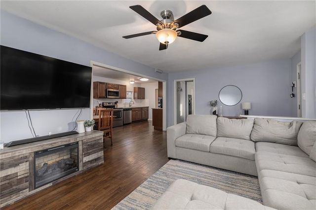 511 N 142nd Street, Bonner Springs, KS 66102