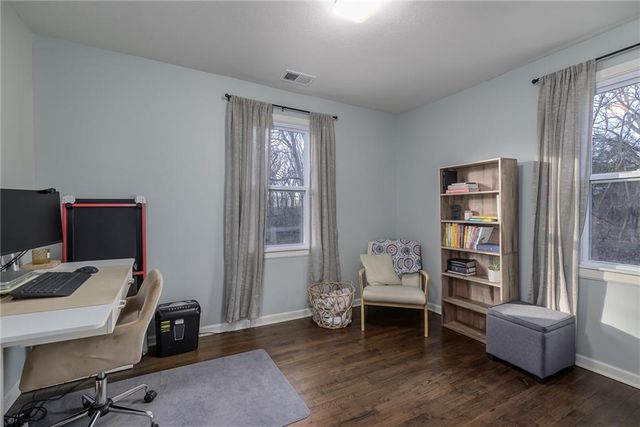 511 N 142nd Street, Bonner Springs, KS 66102