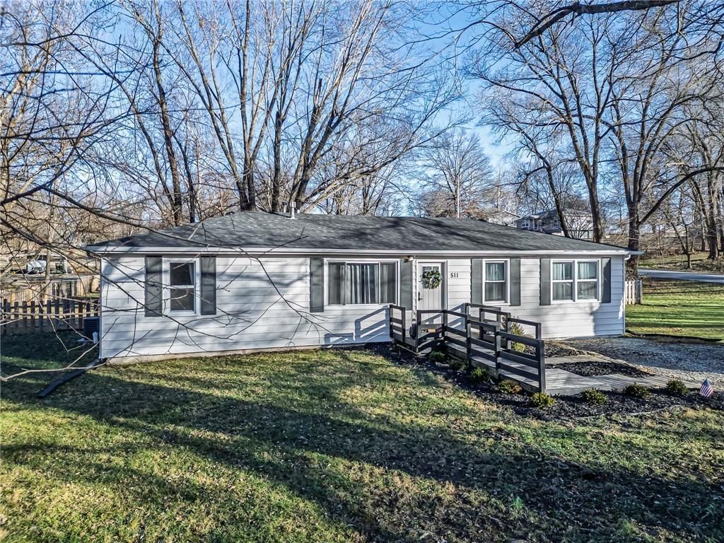 511 N 142nd Street, Bonner Springs, KS 66102