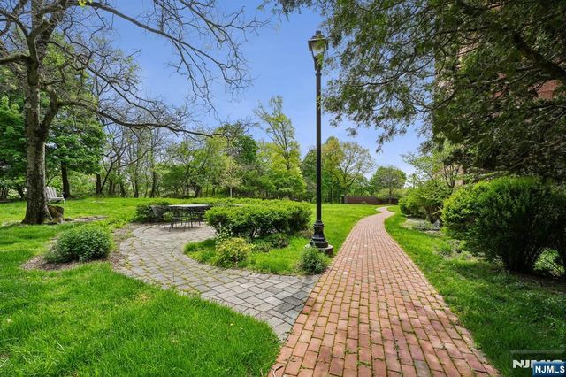 10 Crestmont Road 5J, Montclair, NJ 07042