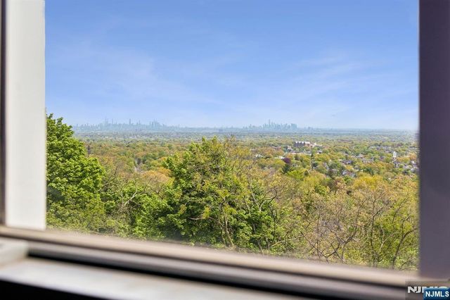 10 Crestmont Road 5J, Montclair, NJ 07042