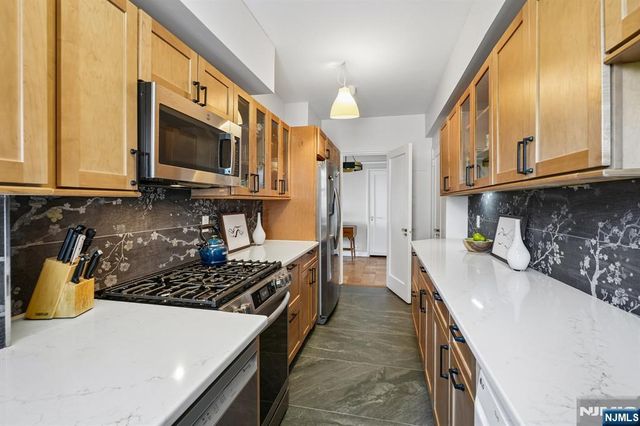 10 Crestmont Road 5J, Montclair, NJ 07042