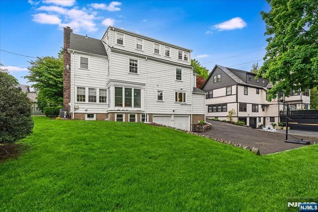 31 The Fairway, Montclair, NJ 07043