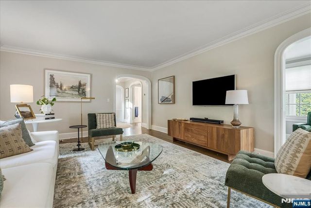 31 The Fairway, Montclair, NJ 07043
