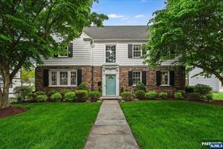 31 The Fairway, Montclair, NJ 07043