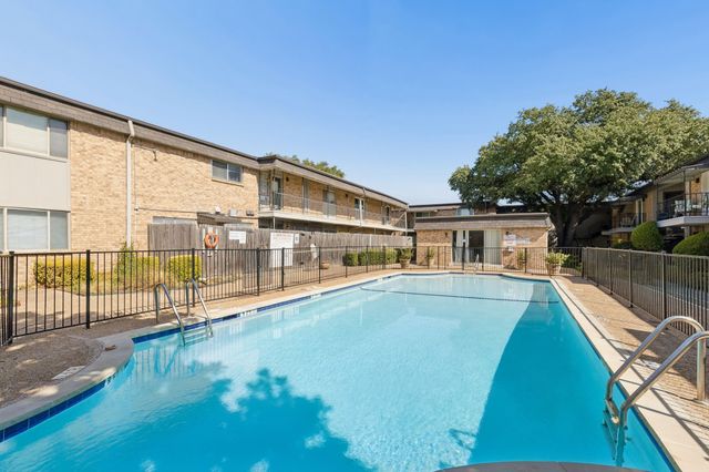 10240 Regal Oaks Drive B, Dallas, TX 75230