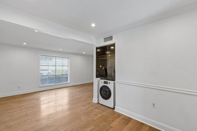 10240 Regal Oaks Drive B, Dallas, TX 75230