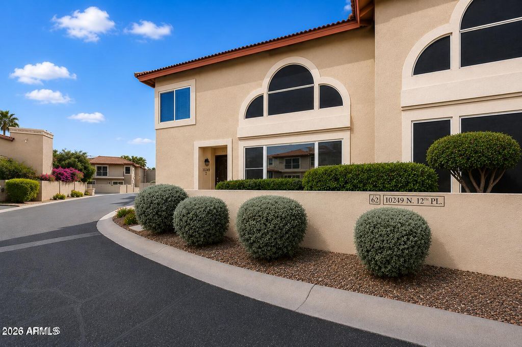10249 N 12TH Place 2, Phoenix, AZ 85020 — photo 2