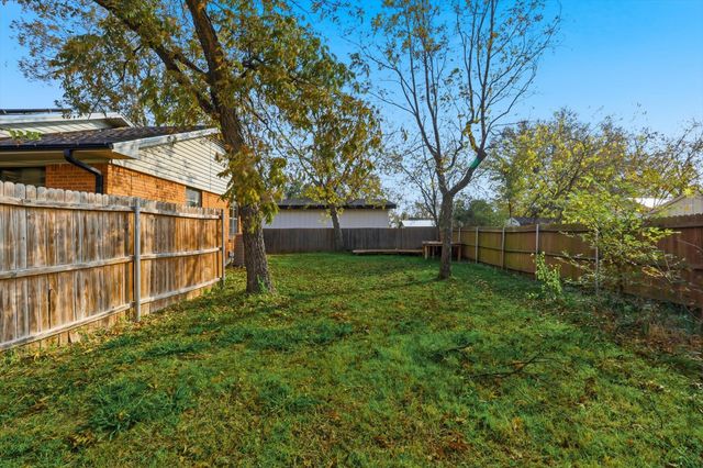 612 N 10th Street, Sanger, TX 76266