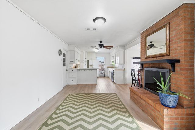 612 N 10th Street, Sanger, TX 76266