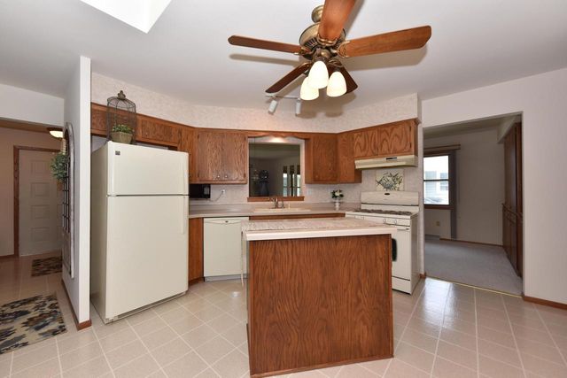 5944 S 35th STREET, Greenfield, WI 53221