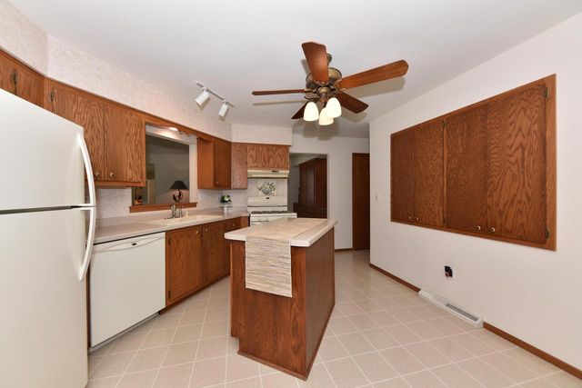 5944 S 35th STREET, Greenfield, WI 53221