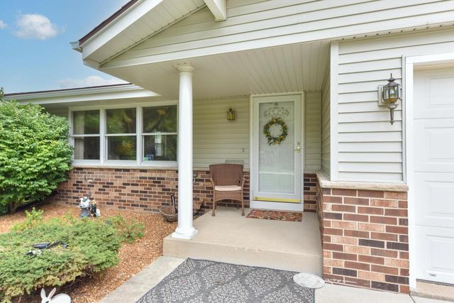 5944 S 35th STREET, Greenfield, WI 53221