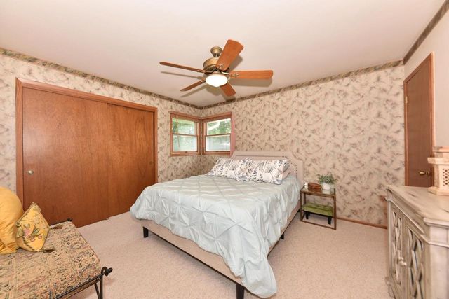 5944 S 35th STREET, Greenfield, WI 53221