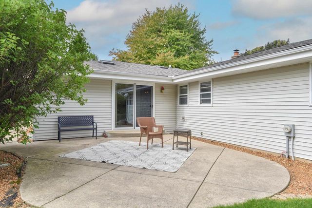5944 S 35th STREET, Greenfield, WI 53221
