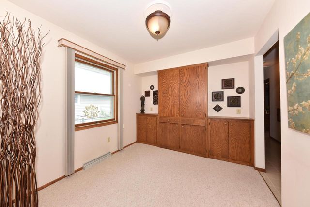 5944 S 35th STREET, Greenfield, WI 53221