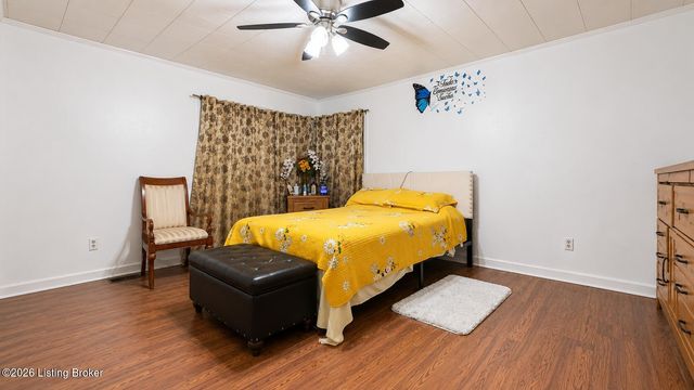 2202 Thistledawn Dr, Louisville, KY 40216