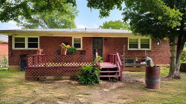 2202 Thistledawn Dr, Louisville, KY 40216