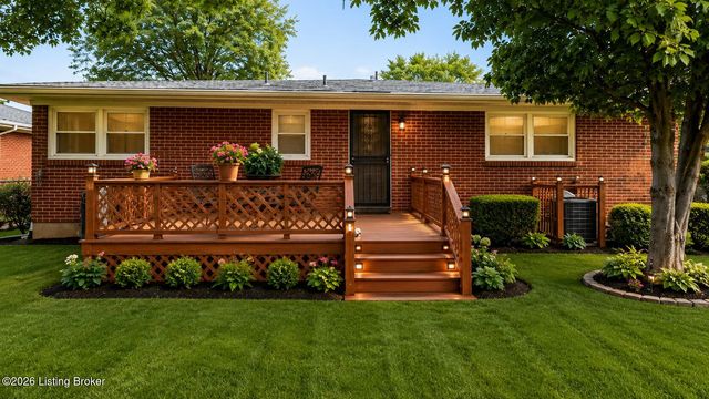 2202 Thistledawn Dr, Louisville, KY 40216