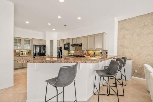 79350 Canterbury, La Quinta, CA 92253