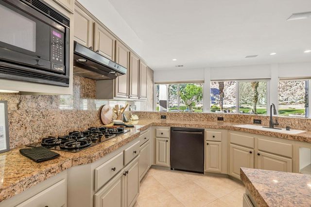 79350 Canterbury, La Quinta, CA 92253