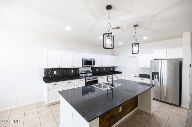 37178 N EL MORRO Trail, San Tan Valley, AZ 85140