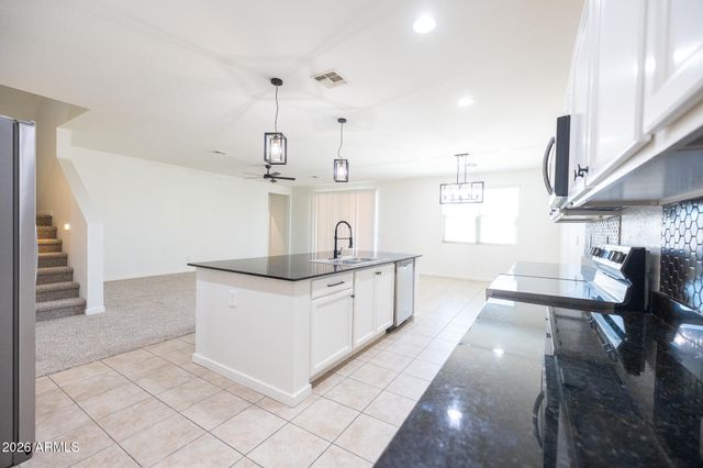 37178 N EL MORRO Trail, San Tan Valley, AZ 85140