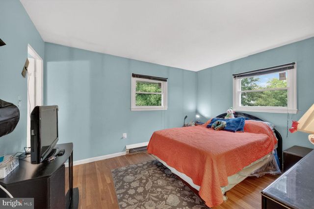 1305 N STERLING BLVD, Sterling, VA 20164