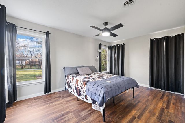 1116 Poindexter Avenue, Cleburne, TX 76033