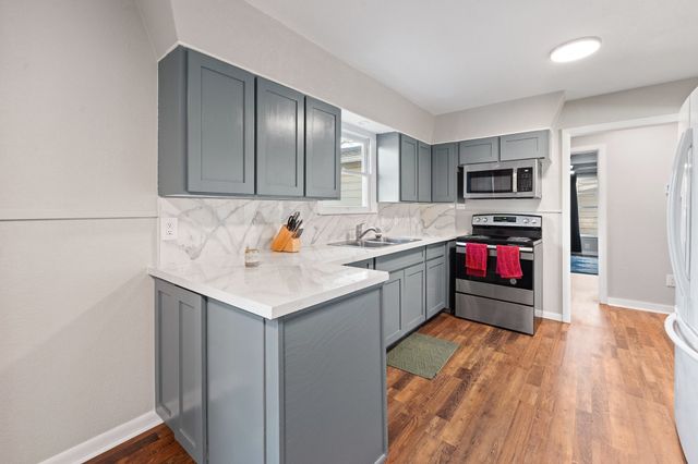 1116 Poindexter Avenue, Cleburne, TX 76033