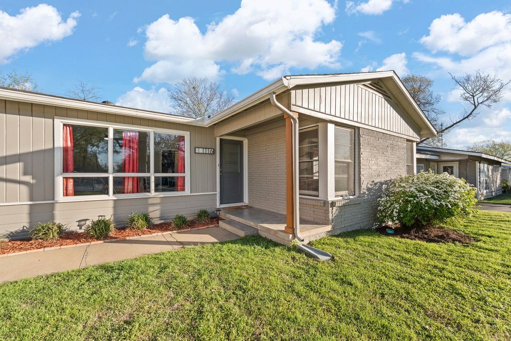 1116 Poindexter Avenue, Cleburne, TX 76033